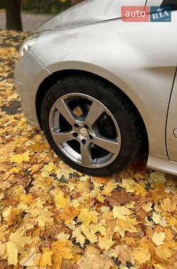 Хэтчбек Mercedes-Benz B-Class 2006 в 