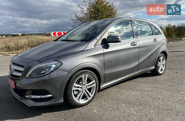 Хетчбек Mercedes-Benz B-Class 2015 в  фото 3 Хетчбек Mercedes-Benz B-Class 2015 в