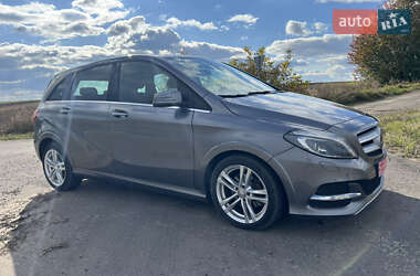 Хетчбек Mercedes-Benz B-Class 2015 в  фото 6 Хетчбек Mercedes-Benz B-Class 2015 в