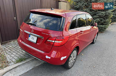 Хэтчбек Mercedes-Benz B-Class 2014 в 