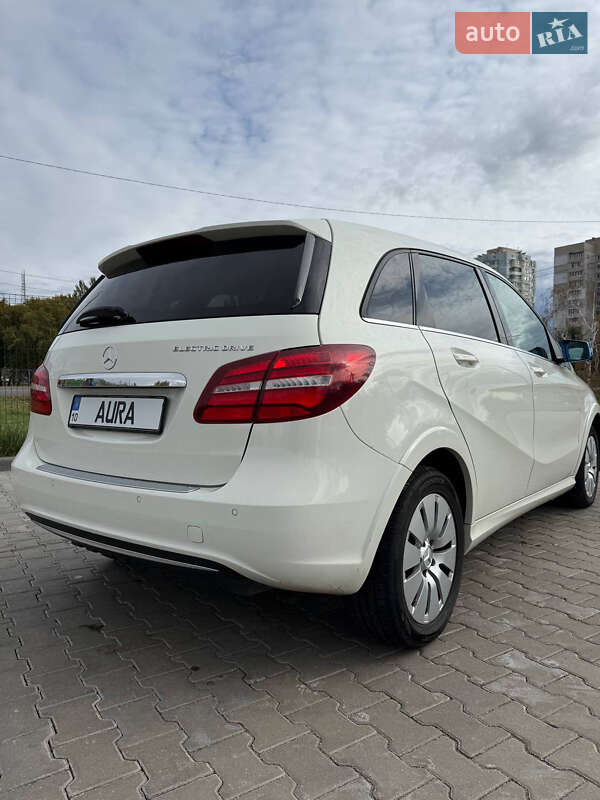 Хетчбек Mercedes-Benz B-Class 2015 в Миколаєві фото 4 Хетчбек Mercedes-Benz B-Class 2015 в Миколаєві