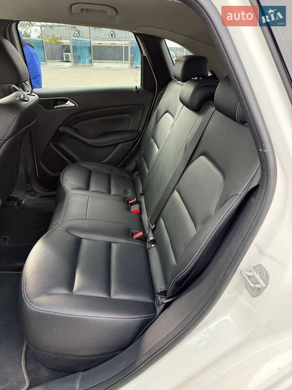 Хетчбек Mercedes-Benz B-Class 2015 в Миколаєві фото 11 Хетчбек Mercedes-Benz B-Class 2015 в Миколаєві