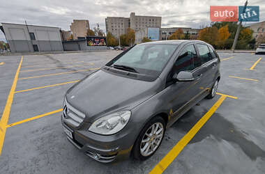 Хетчбек Mercedes-Benz B-Class 2008 в  фото 3 Хетчбек Mercedes-Benz B-Class 2008 в