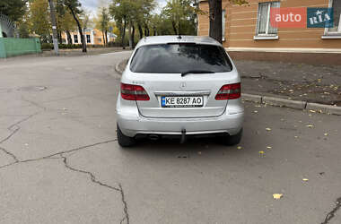 Хэтчбек Mercedes-Benz B-Class 2009 в 