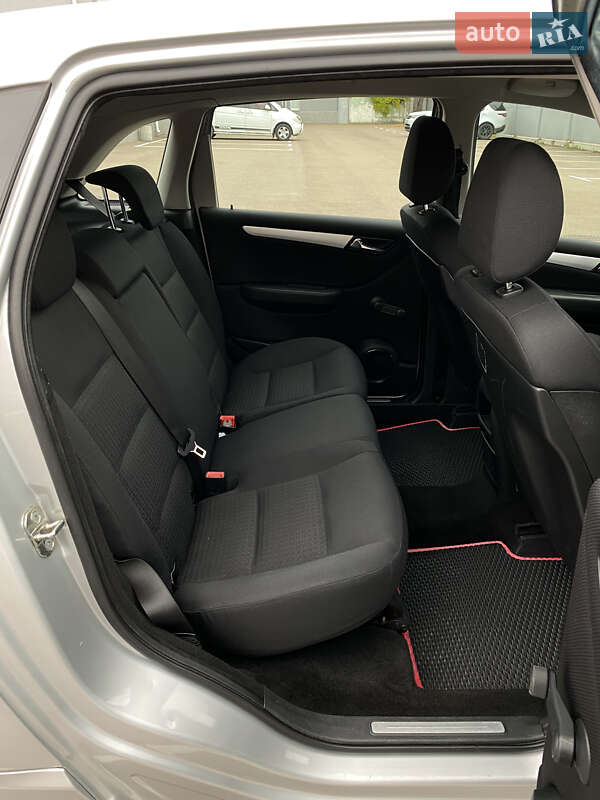 Хэтчбек Mercedes-Benz B-Class 2006 в Киеве фото 46 Хэтчбек Mercedes-Benz B-Class 2006 в Киеве