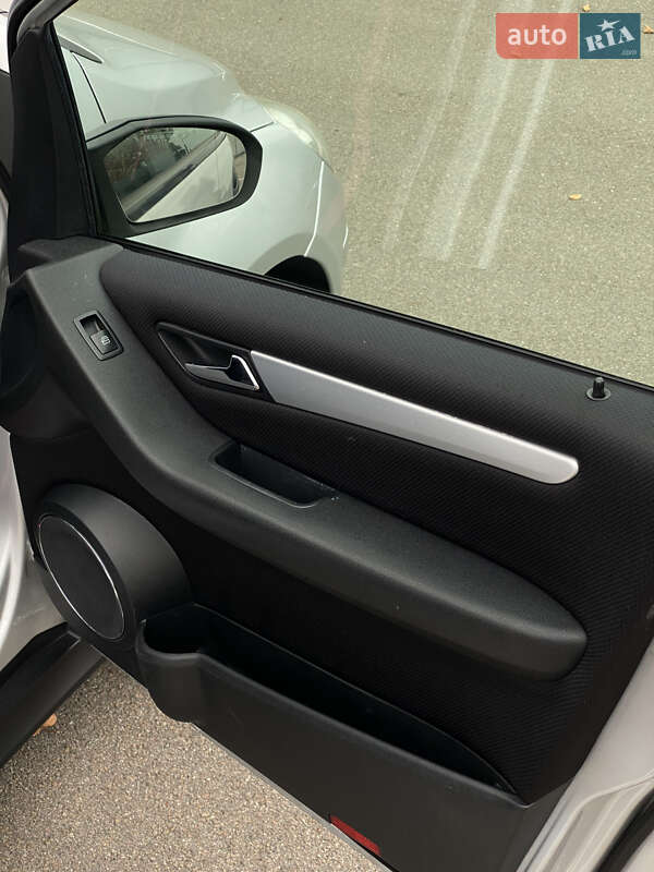 Хэтчбек Mercedes-Benz B-Class 2006 в Киеве фото 48 Хэтчбек Mercedes-Benz B-Class 2006 в Киеве