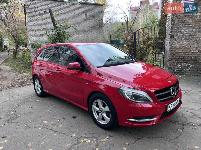 Хетчбек Mercedes-Benz B-Class 2012 в Києві фото 3 Хетчбек Mercedes-Benz B-Class 2012 в Києві