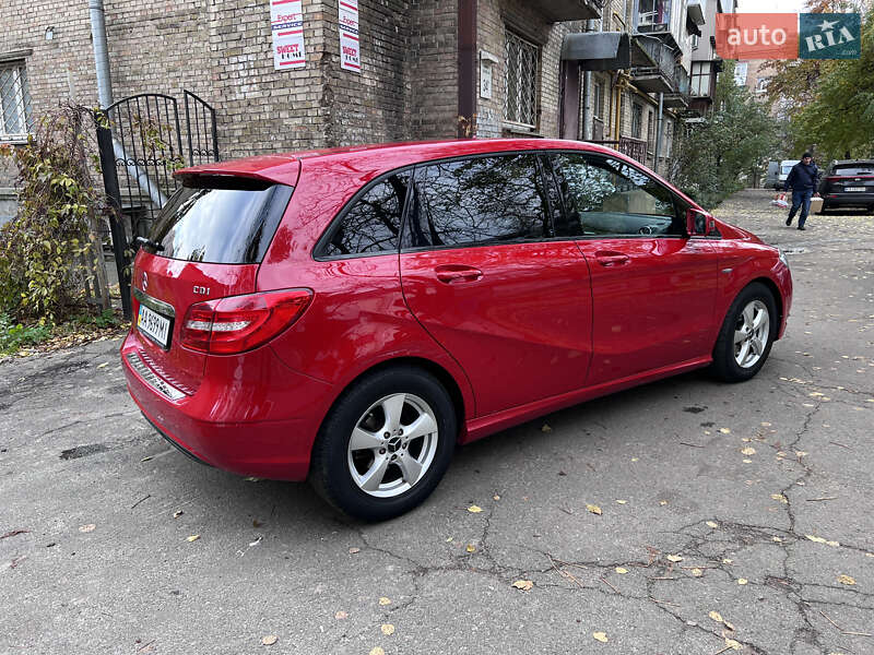 Хетчбек Mercedes-Benz B-Class 2012 в Києві фото 5 Хетчбек Mercedes-Benz B-Class 2012 в Києві