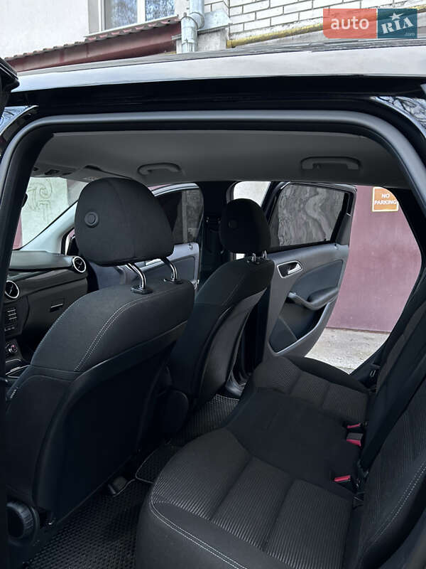 Хетчбек Mercedes-Benz B-Class 2016 в Тернополі фото 15 Хетчбек Mercedes-Benz B-Class 2016 в Тернополі