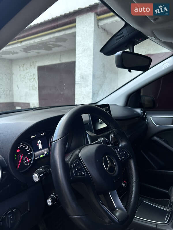 Хетчбек Mercedes-Benz B-Class 2016 в Тернополі фото 20 Хетчбек Mercedes-Benz B-Class 2016 в Тернополі
