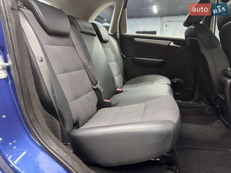 Хетчбек Mercedes-Benz B-Class 2010 в Чернівцях фото 14 Хетчбек Mercedes-Benz B-Class 2010 в Чернівцях