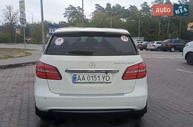 Хэтчбек Mercedes-Benz B-Class 2015 в 