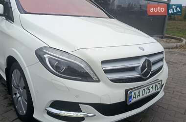 Хэтчбек Mercedes-Benz B-Class 2015 в 