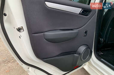 Хэтчбек Mercedes-Benz B-Class 2010 в 