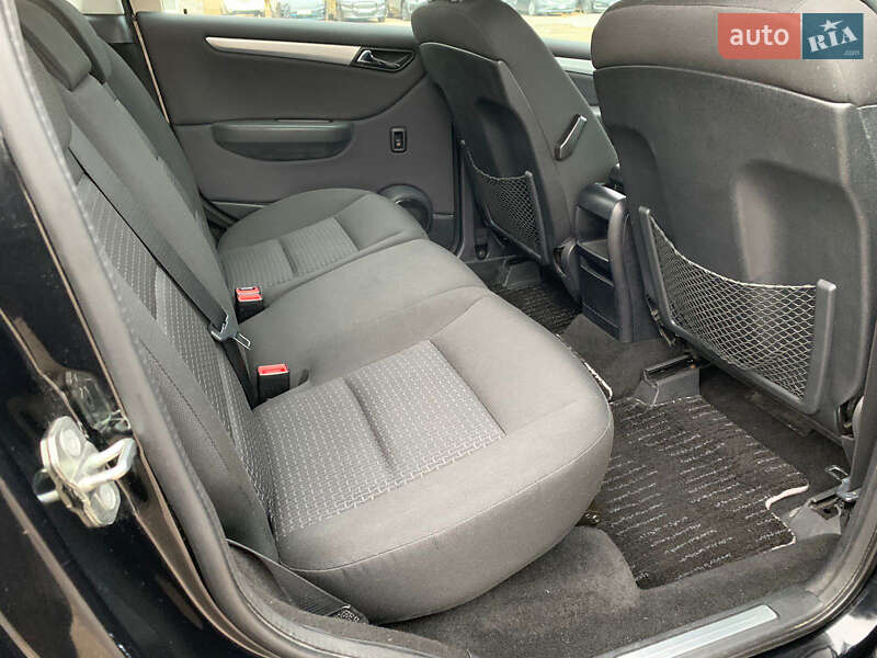 Хетчбек Mercedes-Benz B-Class 2010 в Києві фото 29 Хетчбек Mercedes-Benz B-Class 2010 в Києві