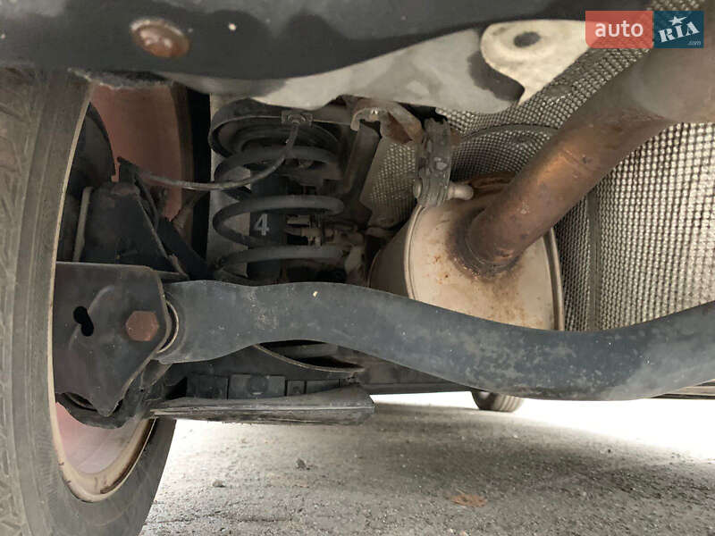 Хетчбек Mercedes-Benz B-Class 2010 в Києві фото 39 Хетчбек Mercedes-Benz B-Class 2010 в Києві