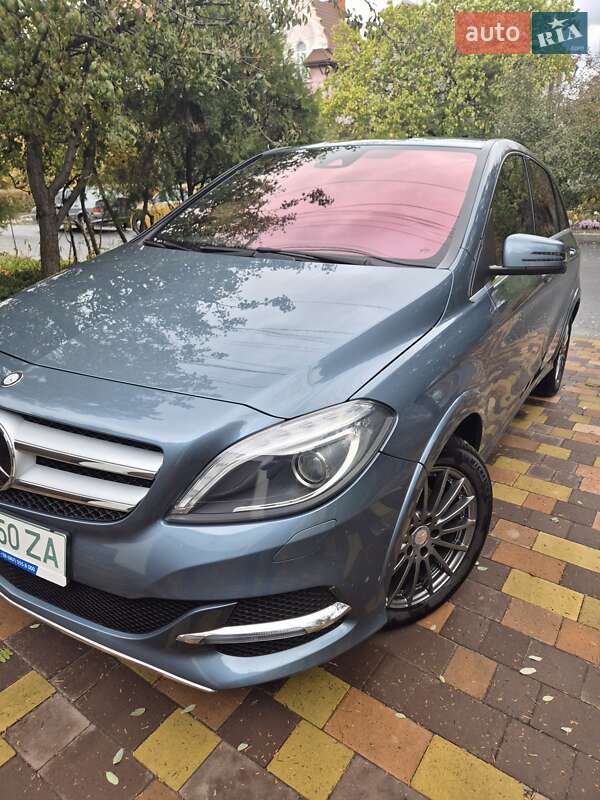 Хэтчбек Mercedes-Benz B-Class 2015 в Днепре фото 4 Хэтчбек Mercedes-Benz B-Class 2015 в Днепре