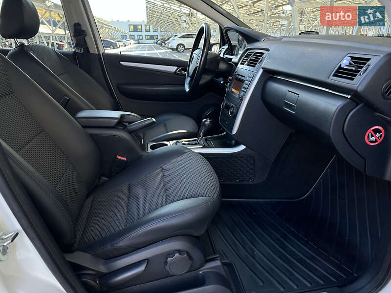 Хетчбек Mercedes-Benz B-Class 2010 в Львові фото 32 Хетчбек Mercedes-Benz B-Class 2010 в Львові