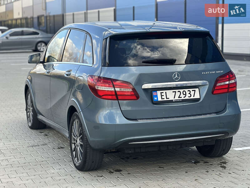 Хетчбек Mercedes-Benz B-Class 2015 в Львові фото 18 Хетчбек Mercedes-Benz B-Class 2015 в Львові
