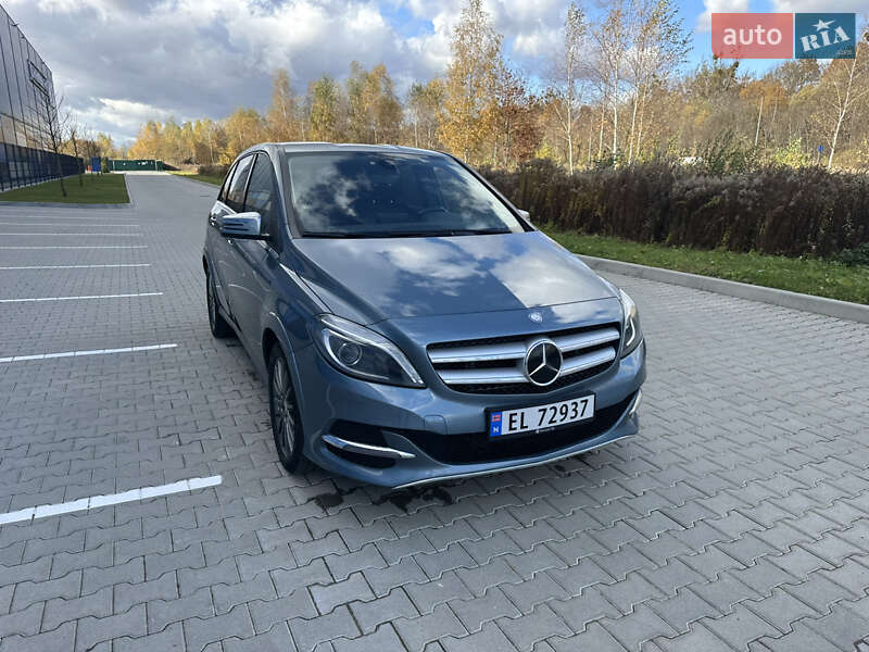 Хетчбек Mercedes-Benz B-Class 2015 в Львові фото 26 Хетчбек Mercedes-Benz B-Class 2015 в Львові