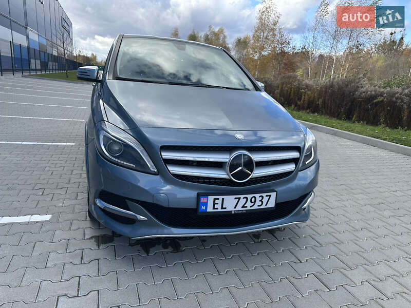 Хетчбек Mercedes-Benz B-Class 2015 в Львові фото 41 Хетчбек Mercedes-Benz B-Class 2015 в Львові