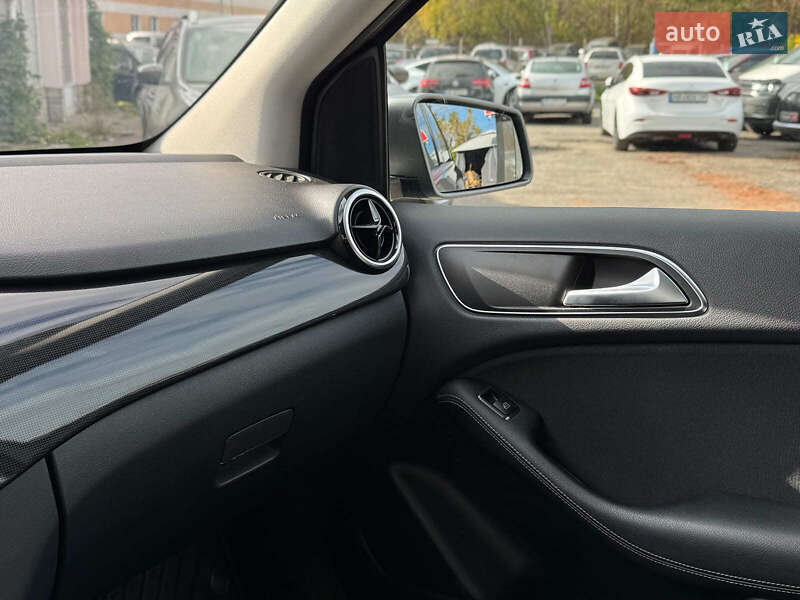Хетчбек Mercedes-Benz B-Class 2017 в Вінниці фото 34 Хетчбек Mercedes-Benz B-Class 2017 в Вінниці