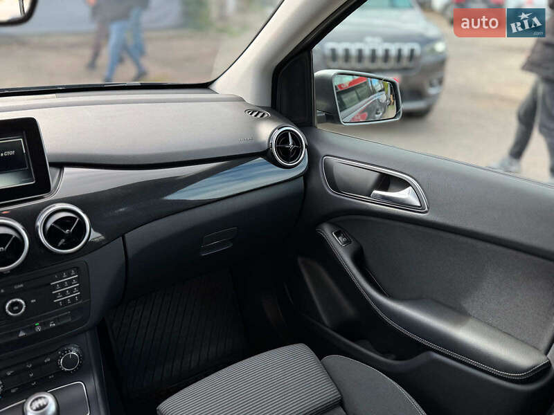 Хетчбек Mercedes-Benz B-Class 2017 в Вінниці фото 43 Хетчбек Mercedes-Benz B-Class 2017 в Вінниці