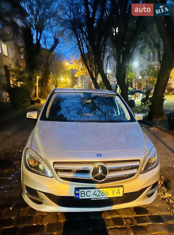 Хетчбек Mercedes-Benz B-Class 2016 в Львові фото Хетчбек Mercedes-Benz B-Class 2016 в Львові