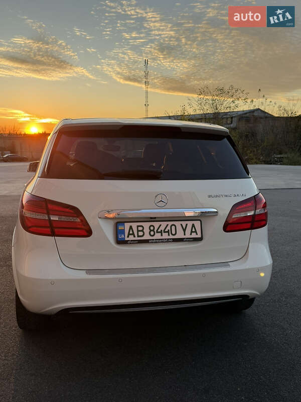 Хэтчбек Mercedes-Benz B-Class 2015 в Виннице фото 5 Хэтчбек Mercedes-Benz B-Class 2015 в Виннице