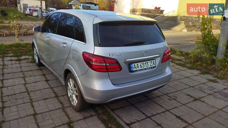 Хэтчбек Mercedes-Benz B-Class 2016 в Киеве