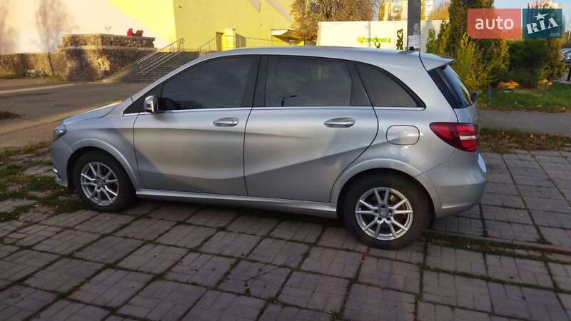 Хэтчбек Mercedes-Benz B-Class 2016 в Киеве