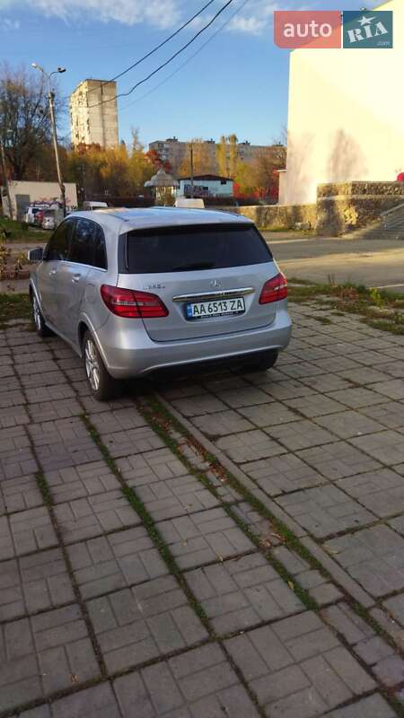 Хэтчбек Mercedes-Benz B-Class 2016 в Киеве