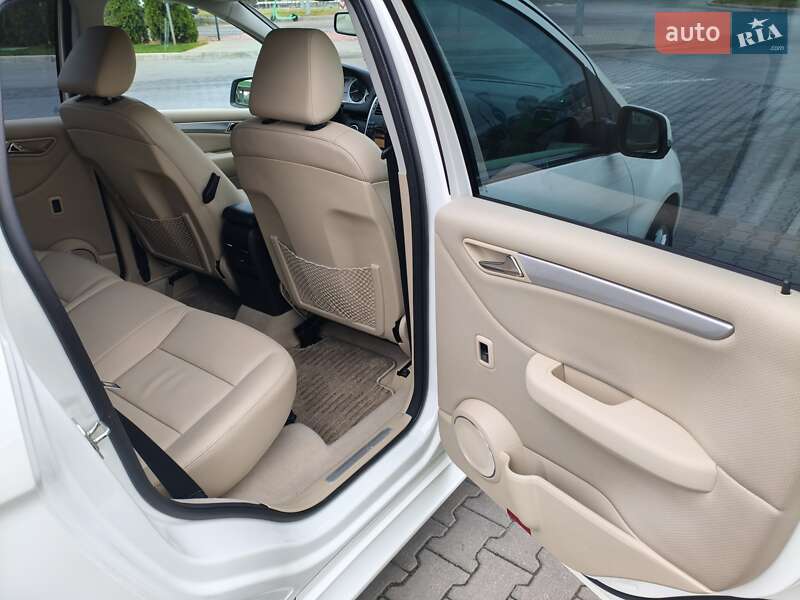 Хэтчбек Mercedes-Benz B-Class 2010 в Киеве фото 12 Хэтчбек Mercedes-Benz B-Class 2010 в Киеве