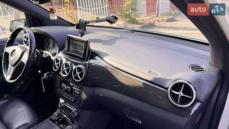 Хетчбек Mercedes-Benz B-Class 2014 в Одесі фото 15 Хетчбек Mercedes-Benz B-Class 2014 в Одесі