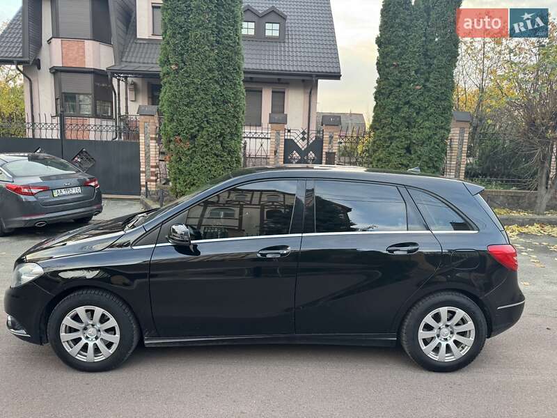 Хэтчбек Mercedes-Benz B-Class 2014 в Киеве фото 3 Хэтчбек Mercedes-Benz B-Class 2014 в Киеве
