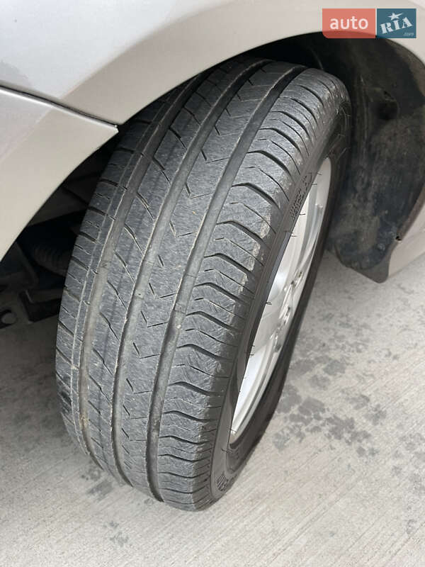 Хетчбек Mercedes-Benz B-Class 2006 в Луцьку фото 54 Хетчбек Mercedes-Benz B-Class 2006 в Луцьку