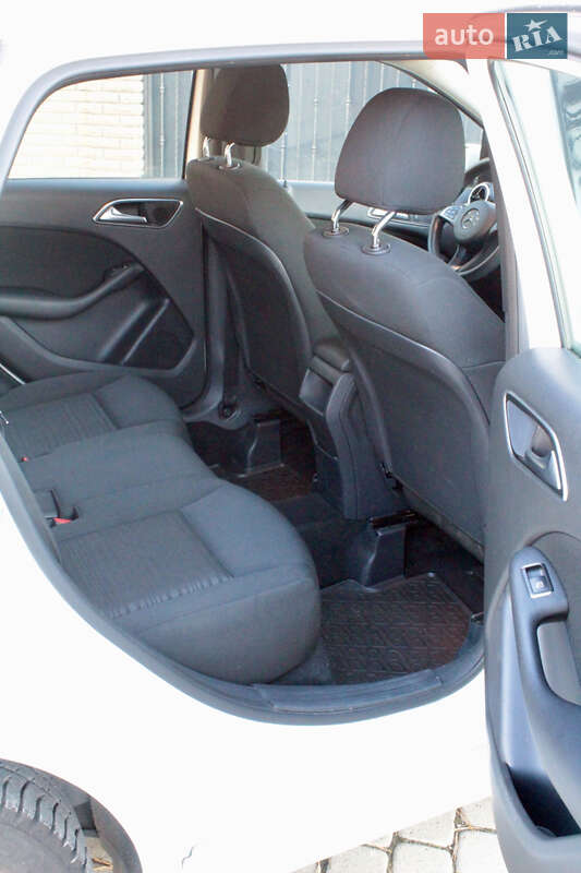 Хэтчбек Mercedes-Benz B-Class 2016 в Виноградове