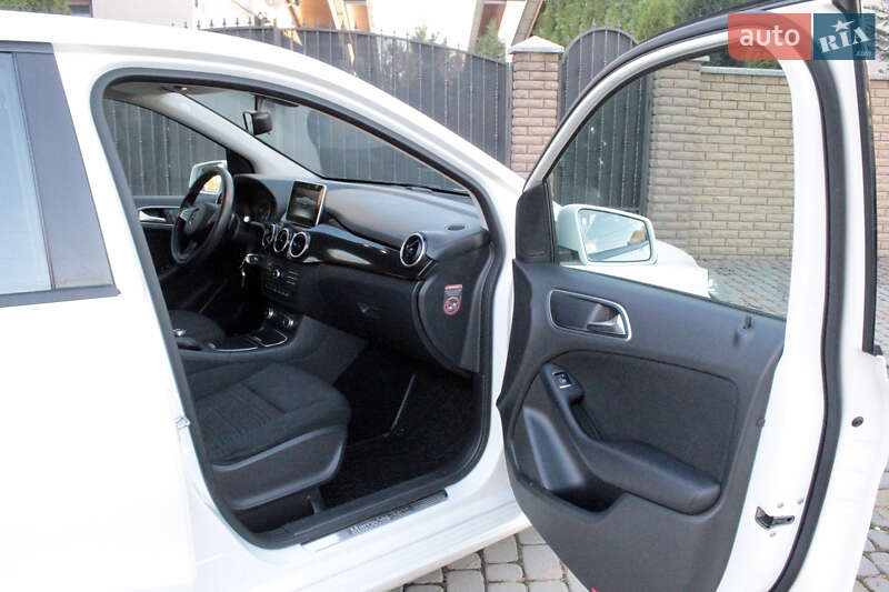 Хэтчбек Mercedes-Benz B-Class 2016 в Виноградове