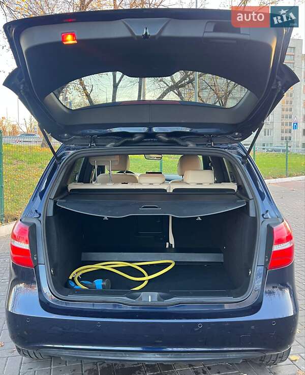 Хэтчбек Mercedes-Benz B-Class 2017 в Киеве