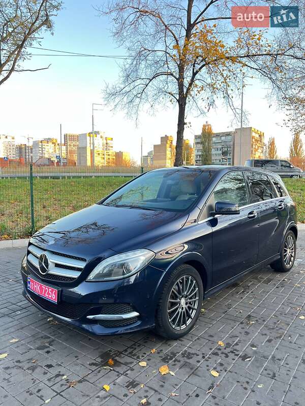 Хэтчбек Mercedes-Benz B-Class 2017 в Киеве