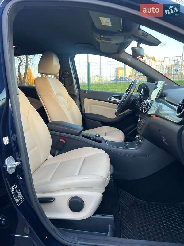 Хэтчбек Mercedes-Benz B-Class 2017 в Киеве