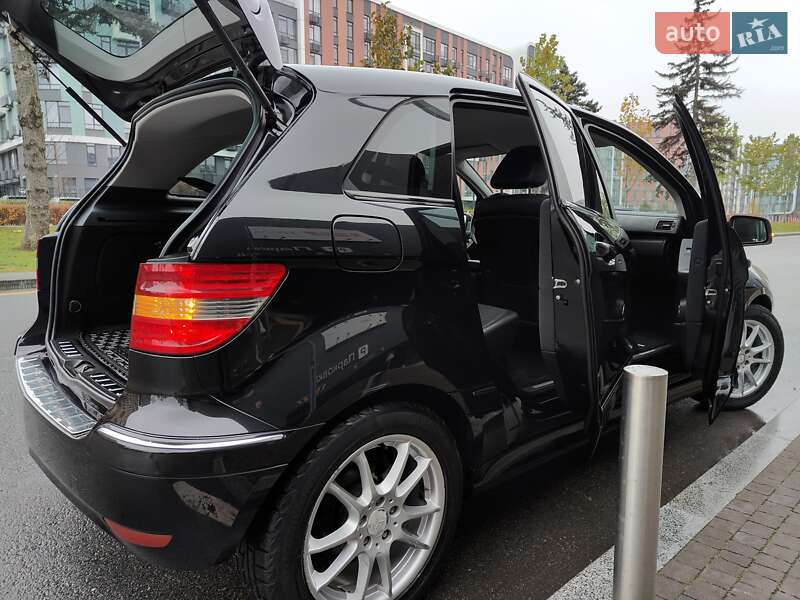 Хэтчбек Mercedes-Benz B-Class 2010 в Киеве фото 23 Хэтчбек Mercedes-Benz B-Class 2010 в Киеве