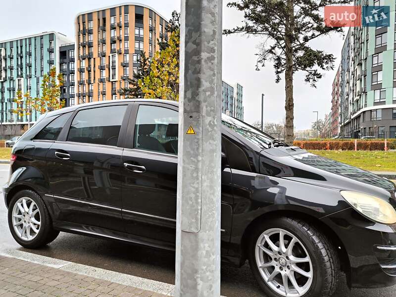 Хэтчбек Mercedes-Benz B-Class 2010 в Киеве фото 30 Хэтчбек Mercedes-Benz B-Class 2010 в Киеве