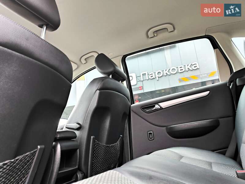 Хэтчбек Mercedes-Benz B-Class 2010 в Киеве фото 47 Хэтчбек Mercedes-Benz B-Class 2010 в Киеве