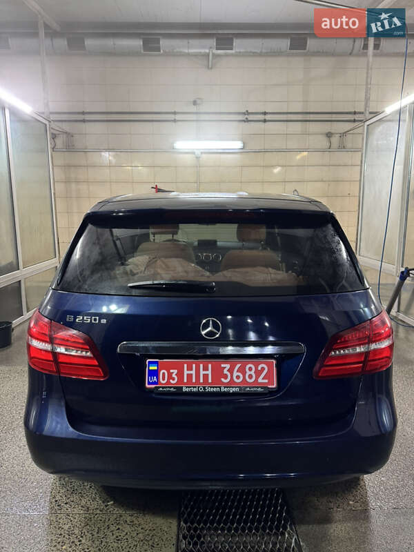 Хетчбек Mercedes-Benz B-Class 2017 в Луцьку