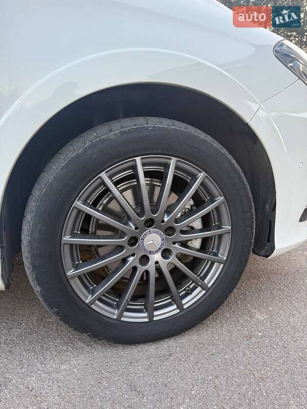 Хэтчбек Mercedes-Benz B-Class 2015 в Золочеве фото 17 Хэтчбек Mercedes-Benz B-Class 2015 в Золочеве