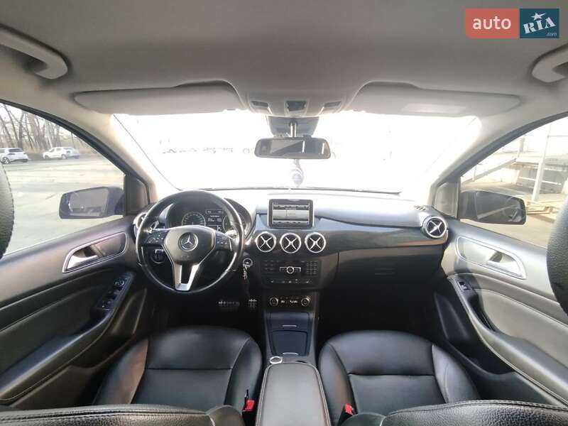Хетчбек Mercedes-Benz B-Class 2014 в Києві фото 25 Хетчбек Mercedes-Benz B-Class 2014 в Києві