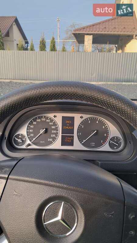 Хэтчбек Mercedes-Benz B-Class 2005 в Нововолынске