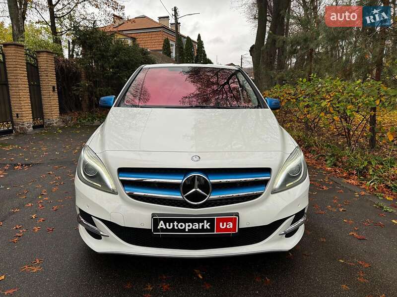Хэтчбек Mercedes-Benz B-Class 2015 в Киеве