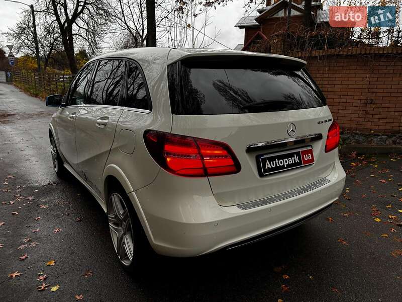 Хэтчбек Mercedes-Benz B-Class 2015 в Киеве